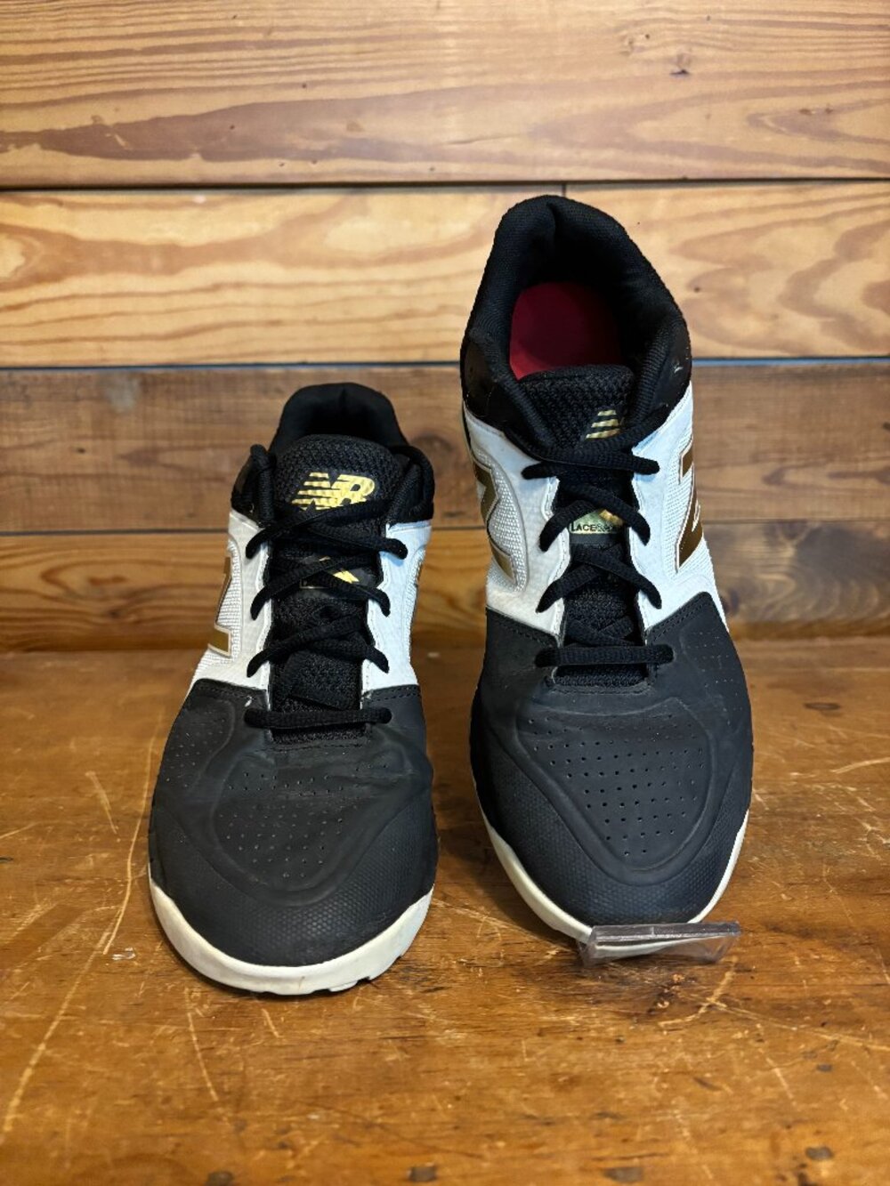 Ladies New Balance Velo 1 Turf Softball Sneakers